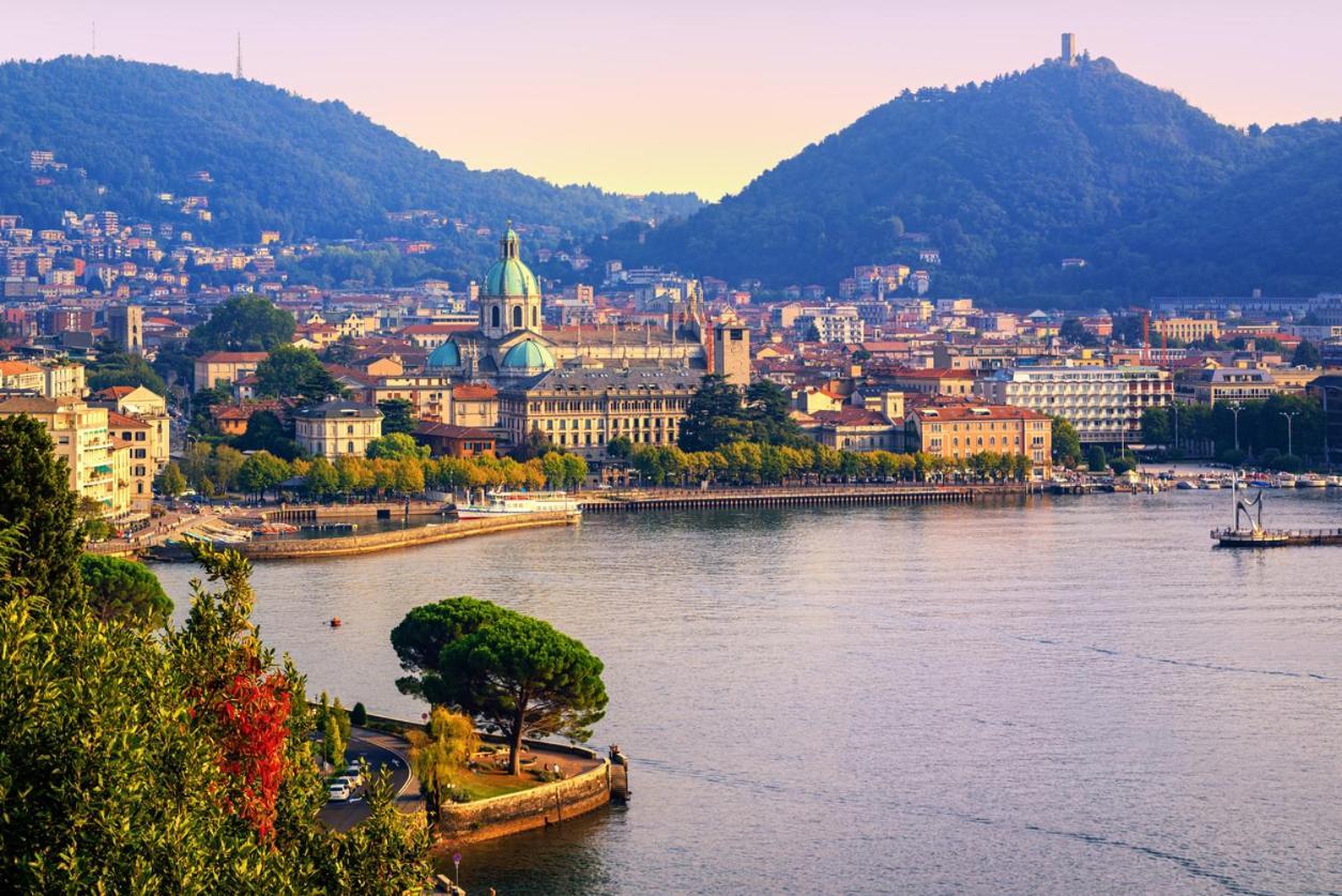 [CENTRO-LECCO] Romantico Appartamento sul Lago Esterno foto